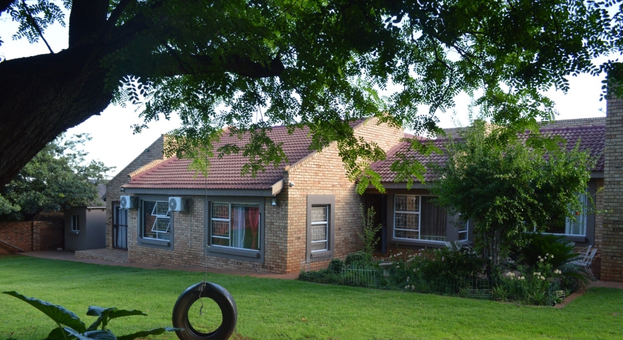 4 Bedroom Property for Sale in Doringkruin North West